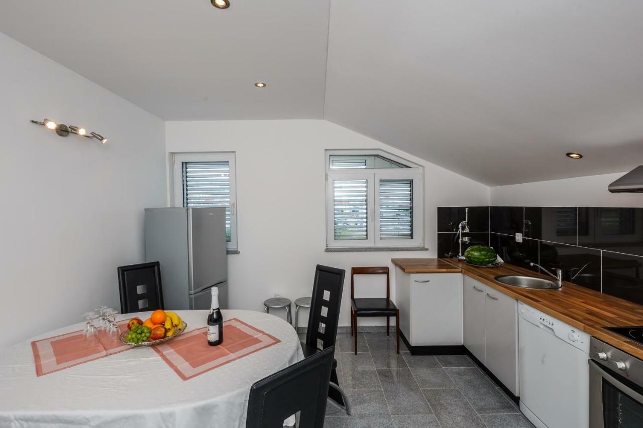 Apartman Lucija Kaštela Екстериор снимка