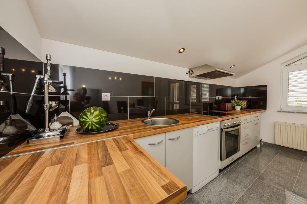 Apartman Lucija Kaštela Екстериор снимка