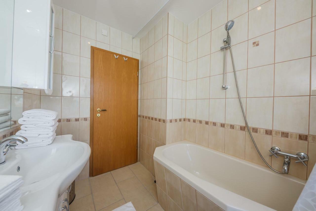 Apartman Lucija Kaštela Екстериор снимка